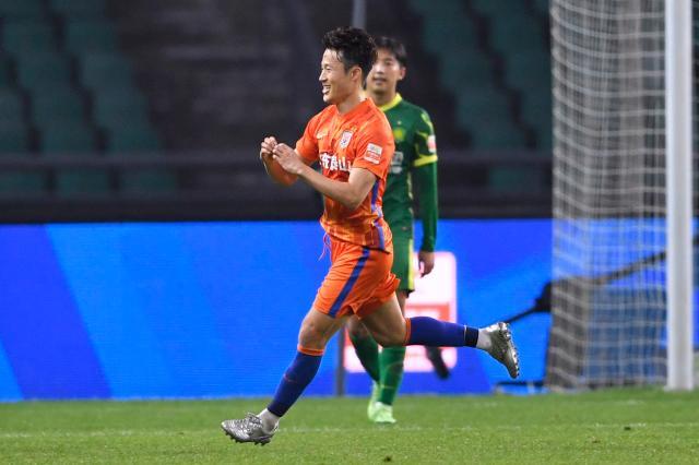 半岛体育网址-孙准浩战前誓言双冠：再拿1座奖杯 与郝伟形同父子